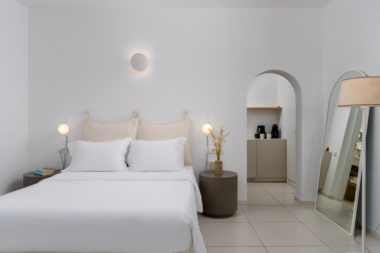 Lilium Hotel Santorini Тира Экстерьер фото